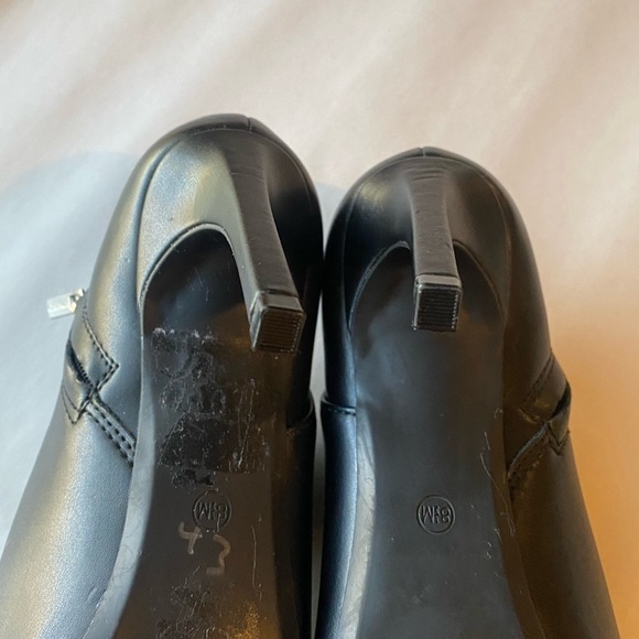 Calvin Klein Hally 2 Woman's Black Faux Leather Ankle Boots, Size 8.5 - Picture 3 of 13